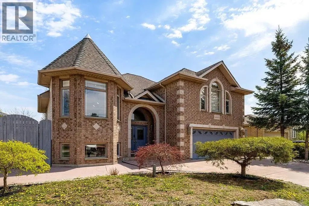 4620 Bunker, Windsor